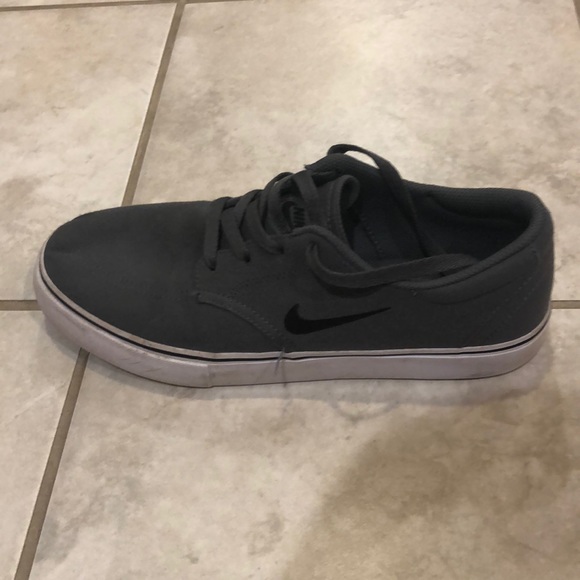 Nike SB size 8 lightly worn - Picture 3 of 3